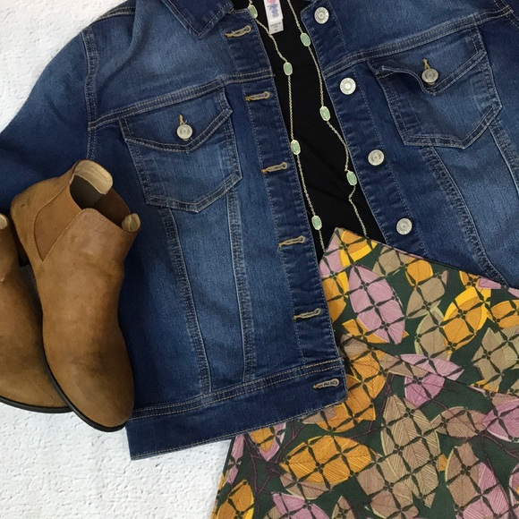 Cassie Small- LuLaRoe - Picture 1 of 3